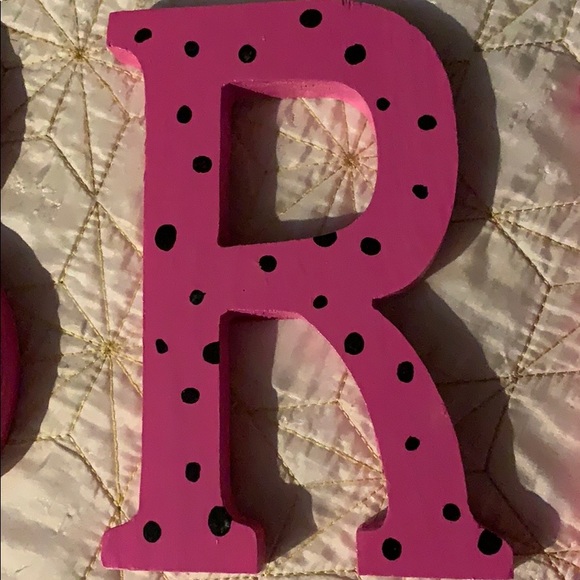 BREANNA Wooden letters of hot pink black dots - Picture 3 of 5